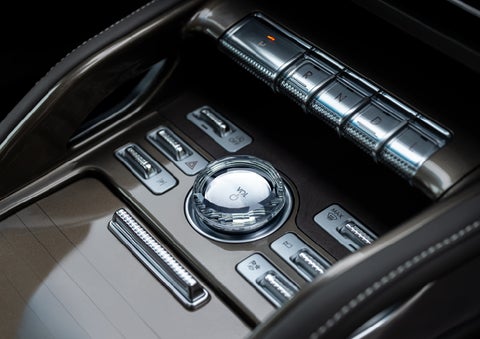 A crystal-inspired volume knob is shown in the center floor console of a 2024 Lincoln Nautilus® SUV. | Wallace Lincoln in Fort Pierce FL